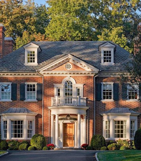 Georgian House Exterior, Georgian Revival Homes, Georgian House Plans, Dental Molding, Modern Georgian, Georgian Style Homes, Victorian House Plans, Georgian Mansion, Georgian House