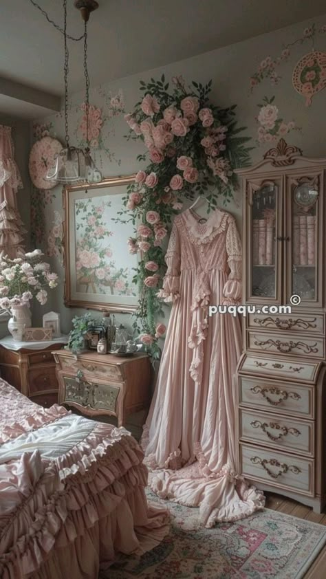 Vintage Princess Aesthetic Bedroom, Coquette Aesthetic Room, Cottage House Interior, Coquette Bedroom, Bedroom Floral, Princess Room Decor, Bedroom Victorian, Gorgeous Bed, Dream Bedroom Inspiration