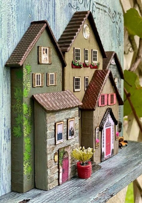 Kaktus Dan Sukulen, Dekoratívne Vence, Canvas Painting Ideas For Beginners, Fairy House Crafts, Fall Canvas Painting, Small Wooden House, Painting Ideas For Beginners, Canvas Painting Ideas, Cardboard House