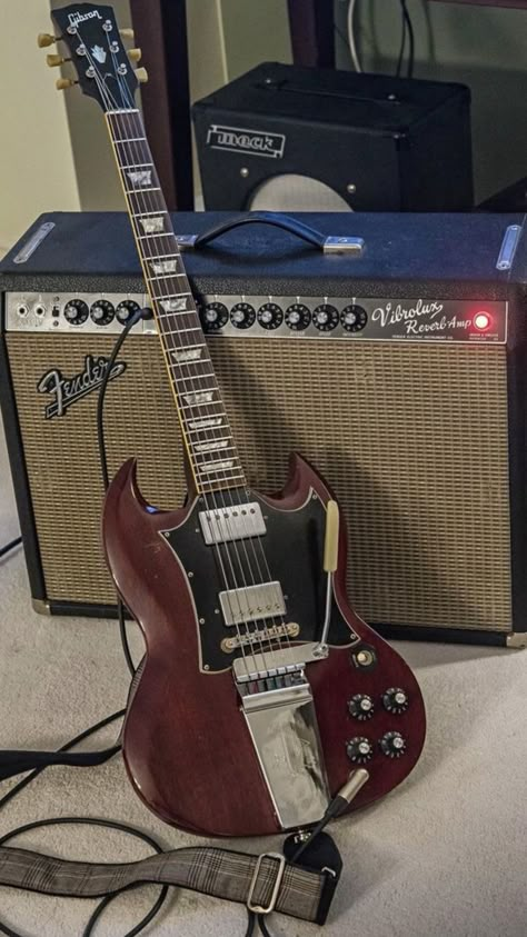 Guitar And Amp, Epiphone Sg, Dream Guitar, Pretty Guitars, Electric Guitar And Amp, Electric Guitar Design, Guitar Photos, Guitar Obsession, Cool Electric Guitars