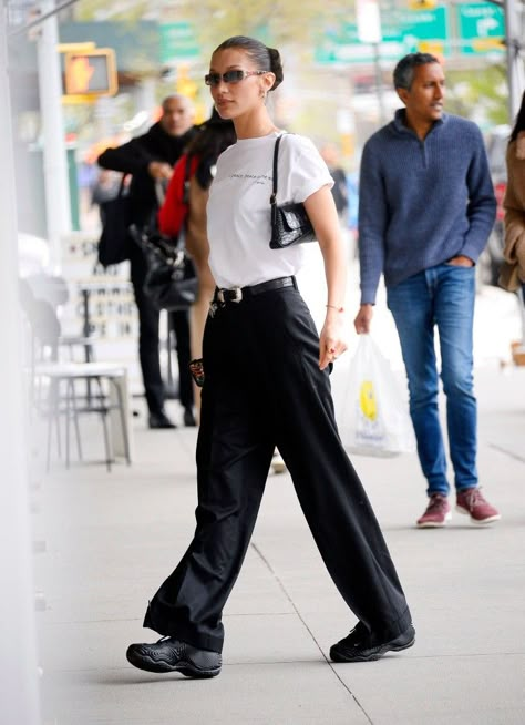 Models Outfits, Bella Hadid Street Style, Models Off Duty Style, Bella Hadid Outfits, Look Formal, Bella Hadid Style, Hadid Style, Model Off Duty, Looks Street Style