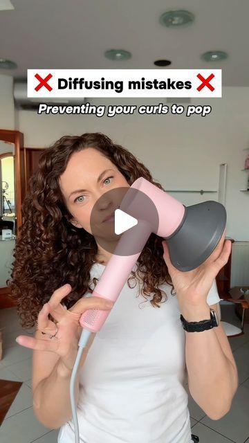 Klavdija Piskule | Curly Hair Tips 🇸🇮 on Instagram: "AD The most common diffusing mistakes preventing your curls to pop 🙅🏻‍♀️  1. Diffusing Upside Down Too Soon While diffusing upside down can create amazing volume, doing it when your hair is too wet can lead to frizz and messy curls, especially at the back. If you have any cowlicks, they’ll become more noticeable. Instead, start diffusing from side to side until your hair is slightly dry, then flip for volume!  2. Using the wrong Diffuser Using the right diffuser is crucial for achieving bouncy, frizz-free curls. If the airflow is too strong or not evenly distributed, it can lead to unwanted frizz. Choose a diffuser that offers gentle, even airflow to minimize frizz.  3. Pushing the curls all the way up to the scalp Squeezing your cur Diffusing Straight Hair, Curly Hair Diffuser Before And After, How To Dry Curly Hair With A Diffuser, No Diffuser Hair Curls, Drying Curly Hair Without Diffuser, How To Use A Hair Diffuser, Defuse Hair Curls, How To Use A Diffuser, How To Use A Diffuser On Curly Hair