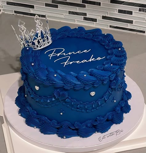 Absolutely love this velvety royal blue 💙 15 Birthday Ideas Cake, Birthday Cakes For Men Blue, Blue Bday Decorations, Birthday Decoration Ideas Blue, Blue Two Tier Cake, Cake Blue Aesthetic, Blue Sweet 16 Party Ideas, 15 Cakes Ideas, Sweet 16 Cakes For Boys