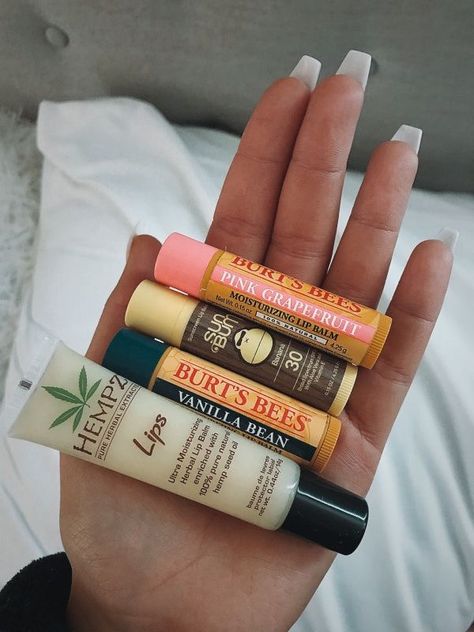 #vsco #chapstick Aloe Care, Routine Skin, Healthy Products, Smink Inspiration, Zoella, Beauty Tips For Face, Moisturizing Lip Balm, Skin Products, Daily Skin Care Routine