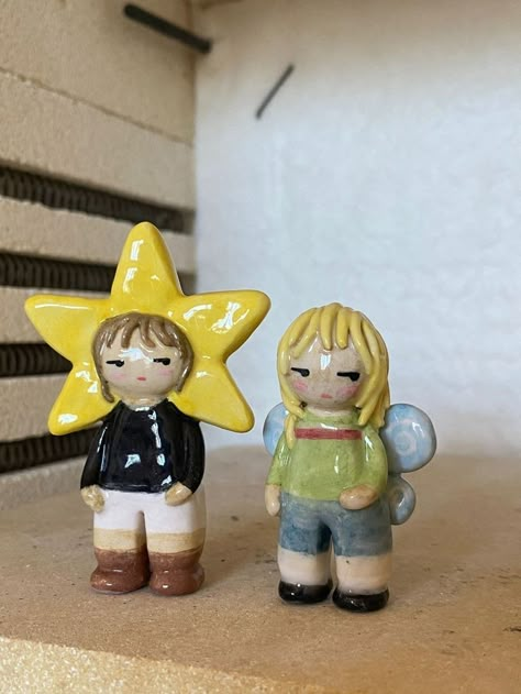 Cute Ceramic Sculpture, Diy Clay Trinkets, Fun Clay Crafts, Air Dry Clay Characters, Ceramic Ideas Cute, Small Clay Trinkets, Birthday Clay Ideas, Pottery Craft Ideas, Oven Dry Clay Projects