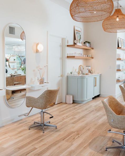 Coastal Hair Salon Decor, Costal Hair Salon, Beachy Salon Decor, Coastal Salon Decor, Salon Suite Setup, Suite Salon Ideas, Farmhouse Hair Salon, Coastal Salon, Studio Salon Ideas Small Spaces