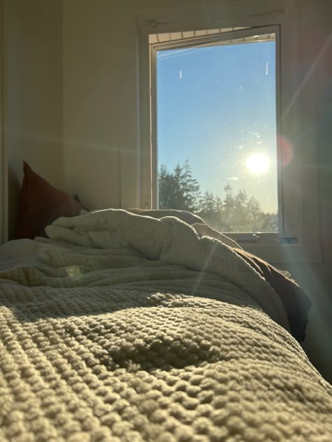 Morning Bed, Morning Aesthetic, 2023 Goals, Sleep Early, Morning Vibes, Morning Mood, Wake Up Early, Cold Morning, Early Mornings