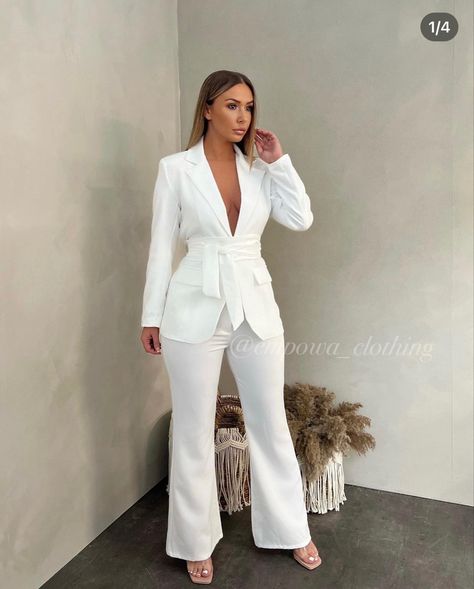 Blazer Jumpsuit, Jumpsuit White, 70s Inspired Fashion, Graduation Outfit, White Jumpsuit, 70s Inspired, Fitted Trousers, Lookbook Outfits, All White