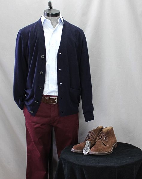 Burgundy Pants Outfit Mens, Burgundy Pants Men, Outfit Mens Casual, Burgundy Pants Outfit, Bond Outfits, Burgundy Chinos, Pale Blue Dresses, Outfit Hombre, Smart Casual Work Outfit