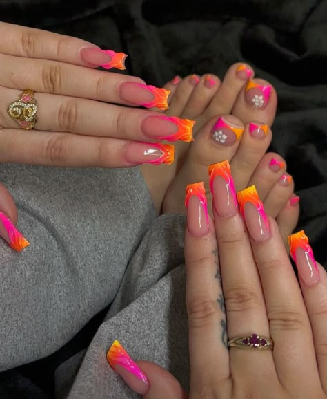 Pink And Orange Ombre Nails Art Designs, Pink Orange And Gold Nails, Nail Ideas Orange And Pink, Orange And Teal Nails Summer, Vibrant Nail Ideas, Royal Blue And Orange Nails, Holiday Nail Designs Summer, Sunset Aura Nails, Short Tropical Nails