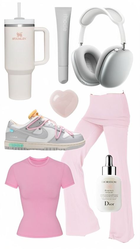 Sporty Girly Aesthetic, Amazon Workout Clothes, Olaplex No 3, Marc Jacobs The Tote Bag, Pink Gym, Jw Pei, Pink Pilates, Cute Gym Outfits, Pilates Princess