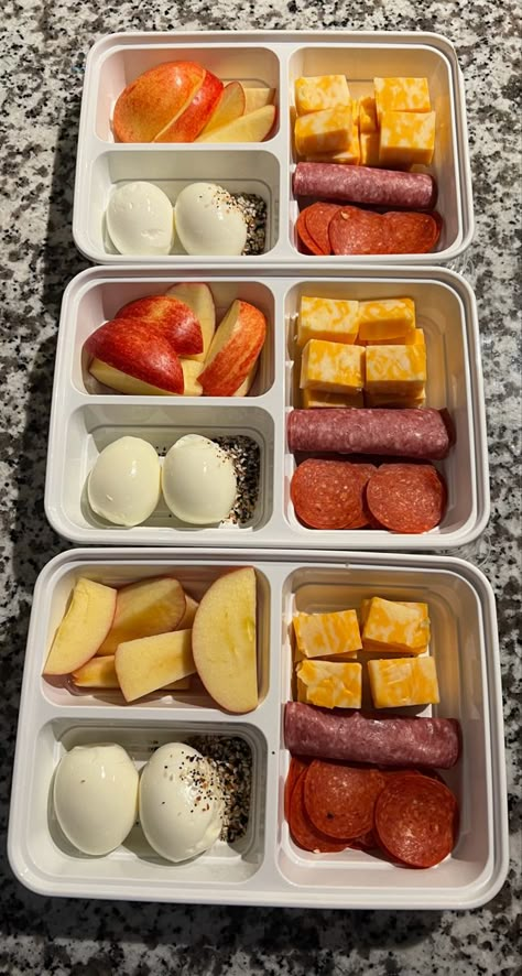 Hard Boiled Eggs Lunch Ideas, Meal Prep With Boiled Eggs, College Make Ahead Meals, Snack Ideas For Lunch Boxes, Lunch Ideas With Boiled Eggs, Healthy Breakfast Bento Box Ideas, Healthy Snacks For Lunch To Work, Hard Boiled Eggs Meal Prep, Boiled Eggs Snack Ideas