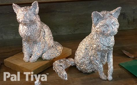 Tin Foil Figure Sculpture, Paper Mache Cat Diy, Paper Mache Decorations, Paper Mache Animals Easy, Paper Mache Projects For Kids, Cat Paper Mache, Pal Tiya, Tin Foil Crafts, Foil Crafts