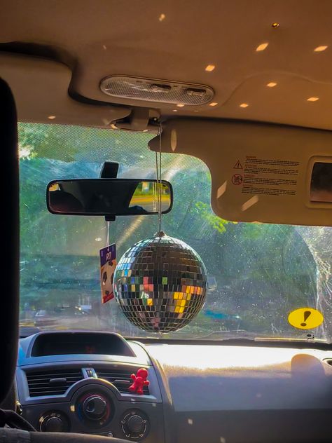 Pretty Car Decorations, Mirrorball Car Decor, Disco Ball In Car, Car Fairy Lights, Car Disco Ball, Car Decoration Aesthetic, First Car Ideas, Car Interior Diy, Hippie Car