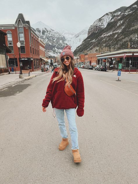 Women’s Outdoor Winter Fashion, Colorado Fits Fall, Up North Fall Outfits, Mountain Cozy Outfit, Mountain Christmas Outfits, Winter Patagonia Outfit, Northern Style Outfits, Fall In The Mountains Outfit, Winter Outfit Colorado