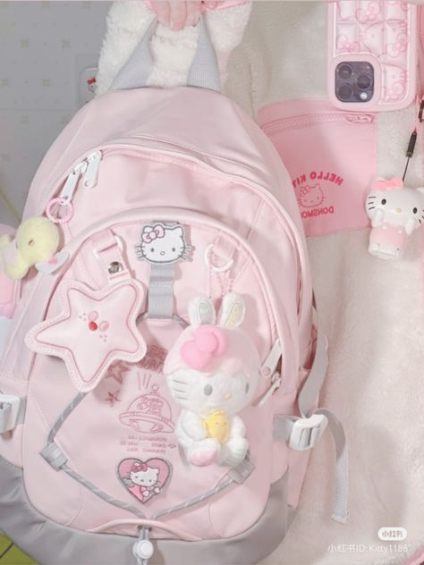 Pink Backpack Aesthetic, Mochila Kpop, Pink School Bags, Sanrio Backpack, Hello Kitty School, Backpack Aesthetic, Pretty School Supplies, Cute School Bags, Stylish School Bags