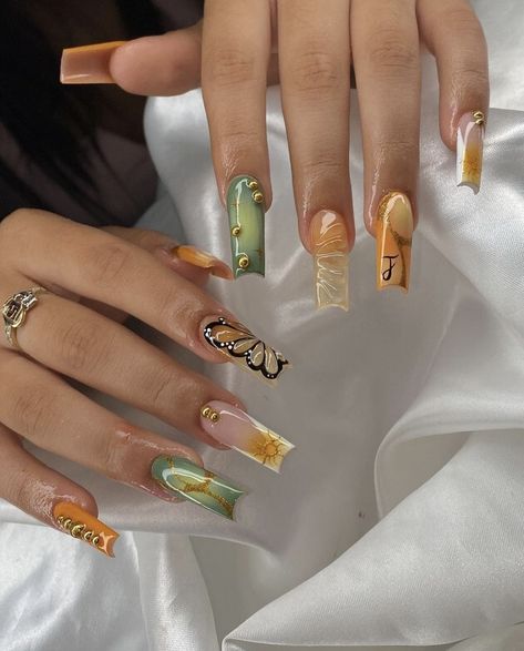 Ongles Bling Bling, Latina Nails, Unique Acrylic Nails, Bling Acrylic Nails, Pink Acrylic Nails, Yellow Nails, Square Acrylic Nails, Fire Nails, Pretty Acrylic Nails