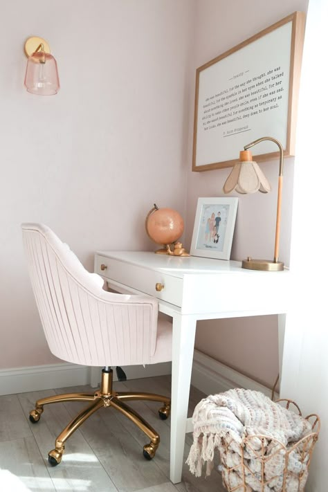 Small Desk Girls Bedroom, Girls Bedroom With Desk Ideas, Small Desk Space In Bedroom, Teen Room With Desk, Desk For Teenage Girl, Girls Desks In Bedroom, Girls Room With Desk, Girl Desk Ideas, Teen Desk Ideas