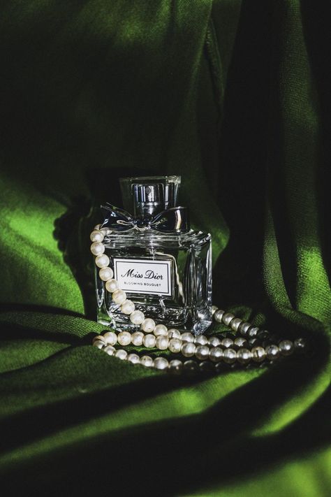 Green Expensive Aesthetic, Green Dior Aesthetic, Silver And Green Aesthetic, Green Classy Aesthetic, Old Money Green Aesthetic, Verde Esmeralda Aesthetic, Green Old Money Aesthetic, Old Green Aesthetic, Green Royalty Aesthetic