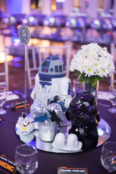 Table centerpiece decor from Blue & Silver Star Wars Birthday Party at Kara's Party Ideas. See more at karaspartyideas.com! Star Wars Centerpieces, Star Wars Wedding Decorations, Boda Star Wars, Star Wars Decorations, Star Wars Themed Party, Star Wars Wedding Ideas, Star Wars Themed Wedding, Decoracion Star Wars, Guest Table Centerpieces