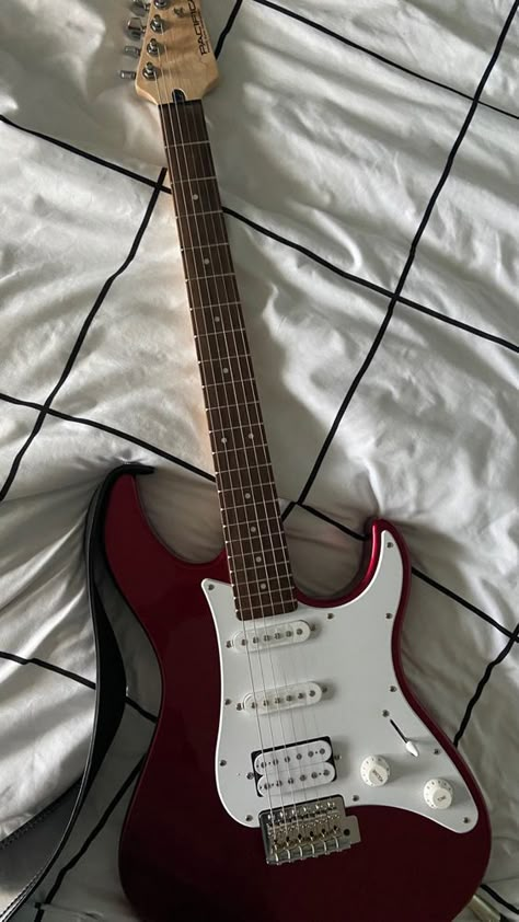 red electric guitar aesthetic💌 Red Electric Guitar Aesthetic, Electric Guitar Aesthetic Wallpaper, Guitar Aesthetic Wallpaper, Electric Guitar Aesthetic, Electric Guitar Beginner, Mini Electric Guitar, Gitar Vintage, Guitar Beginner, Red Electric Guitar