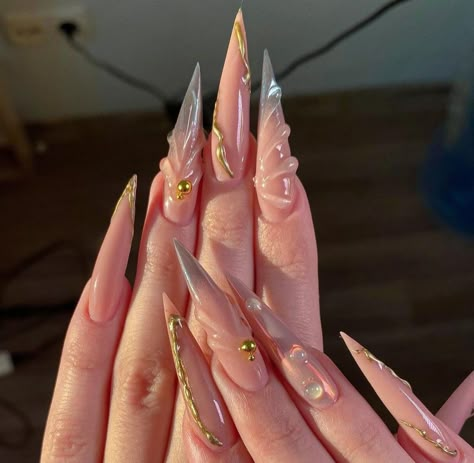 Crazy Acrylic Nails, Mermaid 3d, 3d Acrylic Nails, Stilleto Nails Designs, Red And Gold Nails, Nails Artist, Punk Nails, Stiletto Nails Designs, Blush Nails