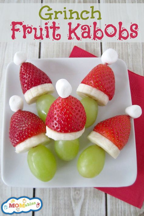 Fruit & More – Over 20 Non-Candy Healthy Kid’s Christmas Party Snacks Grinch Fruit, Grinch Fruit Kabobs, Grinch Kabobs, Healthy Christmas Snacks, Christmas Party Snacks, Healthy Holiday Treats, Decorações Com Comidas, Fruit Skewers, Fruit Kabobs