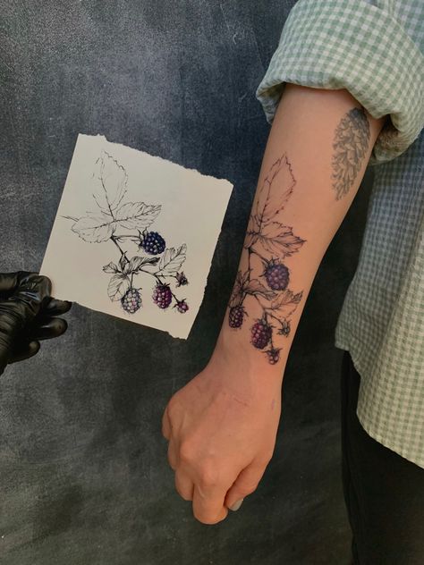 Thimbleberry Tattoo, Blackberry Arm Tattoo, Blackberry Blossom Tattoo, Wild Berry Tattoo, Blackberry Bramble Tattoo, Frame Flower Tattoo, Berry Tattoo Ideas, Blackberry Flower Tattoo, Blackberry Branch Tattoo