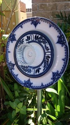 Plate Flower-Blue & White tulip for the garden Flower Yard, Plate Flowers, Glass Plate Flowers, Glass Garden Flowers, Lawn Art, Garden Party Decorations, Sake Cup, Lawn Ornament, Glass Garden Art