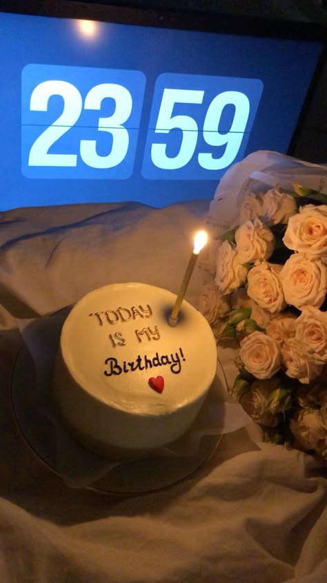 zima_an on Instagram: Birthday 🎂 It's My Birthday Instagram, 17 Doğum Günü, Happy Birthday 23, Happy Birthday 22, Cake Story, Happy Birthday 18th, Simple Birthday Decorations, Happy Birthday Art, Birthday Ideas For Her