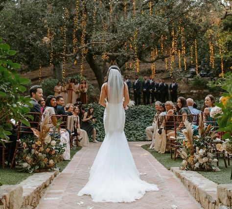 The Perfect Weddings in Malibu | Calamigos Ranch Calamigos Ranch Wedding, Calamigos Ranch, Natural Waterfalls, Lush Lawn, Malibu Wedding, Wedding Set Up, Breathtaking Wedding, Wedding Cakes With Flowers, Shot List