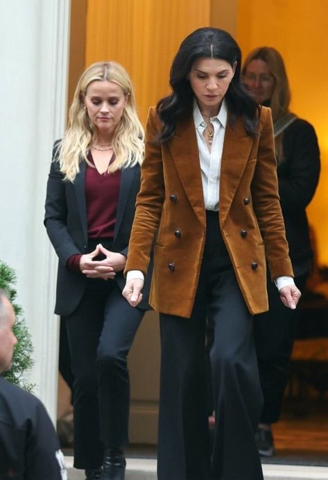 Julianna Margulies, Amy Poehler, Morning Show, Reese Witherspoon, New Wardrobe, Work Fashion, My Girl, Fall Outfits, Fashion Inspo