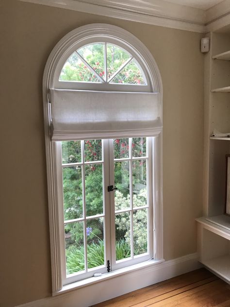 Arch Window Bedroom Ideas, Window Treatments For Round Top Windows, Roman Shade Arched Window, Arched Window Molding, Curtains For Arched Windows Living Room, Arched Window Ideas, Roman Shades Arched Window, Curtain For Arched Window, Bedroom With Arched Window