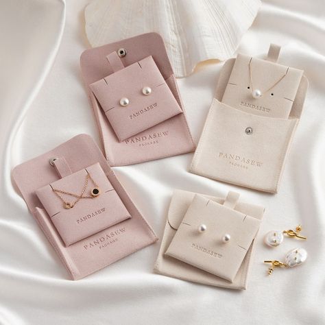 Jewelry Packaging Cards, Small Business Necklace Packaging, Small Business Packaging Jewelry, Aesthetic Jewellery Packaging, Jewerly Packaging Ideas Small Business, Packaging For Jewelry Business, Jewerly Packaging Creative, Earing Packaging Design, Earrings Card Design