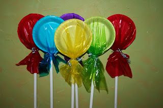 Lollipop Decorations, Christmas Parade Floats, Willy Wonka Party, Dekorasi Halloween, Candyland Birthday, Candyland Party, Candy Theme, Candy Land Theme, Candy Decorations