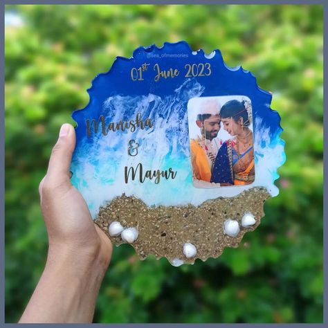 Infinite like the ocean 🌊 ♾️ Gift your loved ones this customised frame ❤️ Dm or WhatsApp on 9022994587 for orders 📥 Resin - @fenkraft.art.resin Metal stickers - @tulsi_resinstore . . (Resin frame, couple photo frame, customised gifts, ocean theme photo frame, ocean resin art, ocean, sea, waves, gift ideas, anniversary gift ideas, wedding gifts, birthday gift ideas, resin art, pune, Mumbai, Maharashtra) Resin Photo Frame Ideas, Resin Frame Ideas, Resin Art Photo Frame, Couple Photo Frame, Resin Inspiration, Resin Photo Frame, Resin Arts, Metal Stickers, Gift Ideas Anniversary