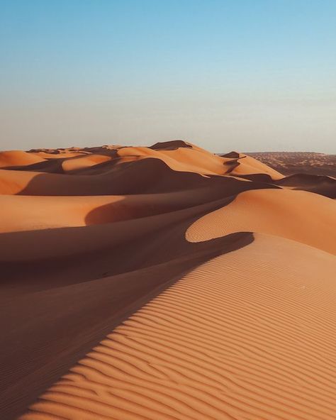 Desert Inspiration, Sand Sea, Sand And Sea, Sand Landscape, The Desert, Sand Mountain, Sand Dunes Drawing, Sand Dunes Aesthetic, Oman Travel Photography