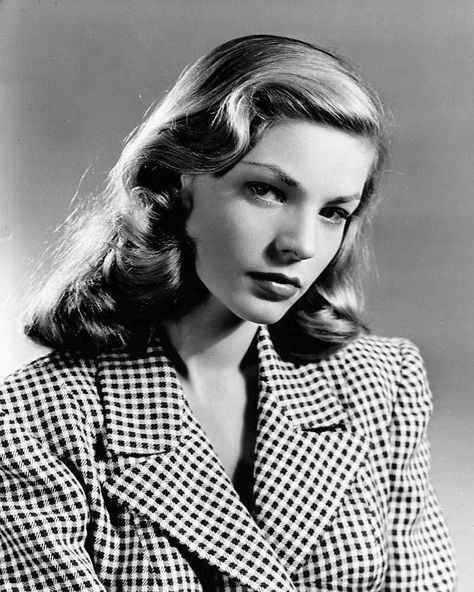 Gingham Blazer, Bogie And Bacall, Bogart And Bacall, The Big Sleep, Old Hollywood Movies, Lauren Bacall, Classic Actresses, Humphrey Bogart, June 16