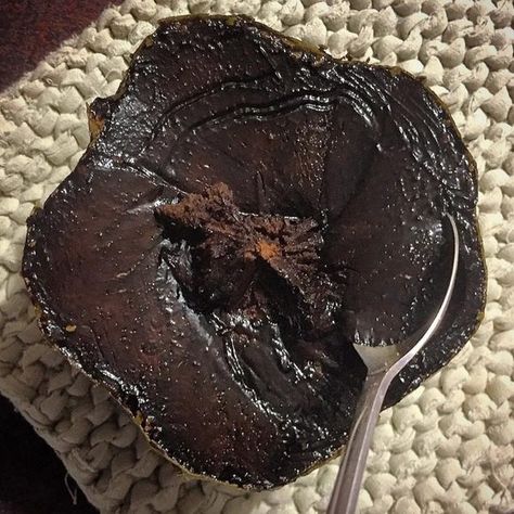 Rich, creamy black sapote. Black Sapote, Incredible Edibles, Fruit Tree, Eat And Drink, Central American, Chocolate Pudding, Tropical Fruit, Unique Recipes, Fruit Trees