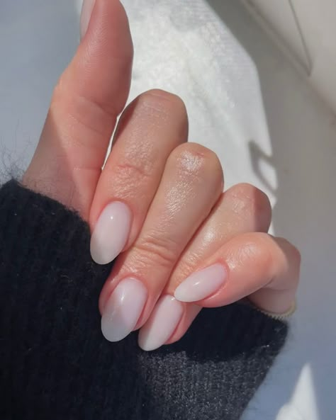 White Glow Nails, Milky Colour Nails, Milky White Ombré Nails, Soft White Nail Designs, Simple Clean Girl Nails, Ombre Milky White Nails, January Neutral Nails, Clean Girl Winter Nails, Coconut Milk Nails