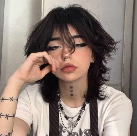 Styl Grunge, Short Grunge Hair, Hair Inspiration Short, Wolf Cut, Alternative Hair, Fluffy Hair, Cute Hairstyles For Short Hair, Short Hair Haircuts, Hair Reference