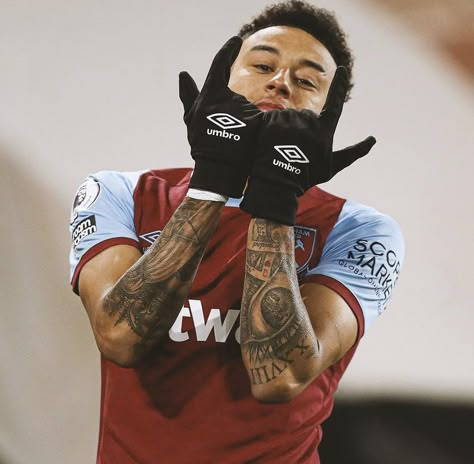 Silly Pfp, Football Motivation, Football Wife, Footballers Wives, Football Aesthetic, Jesse Lingard, Cri Cri, Football Icon, Football Images