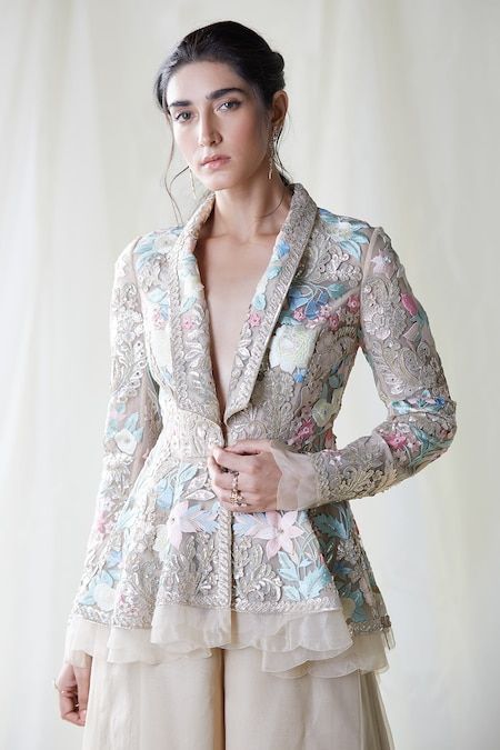 Embroidered Jacket & Pant Set Jacket Pant Suit Indian, Party Wear Jacket For Women, Blazer Outfits For Women Indian Wedding, Traditional Blazers For Women, Jacket Indian Outfit, Jacket Style Dresses Indian, Indowestern Outfits Wedding Women, Embroidered Suits For Women, Blazer Outfits For Women Parties