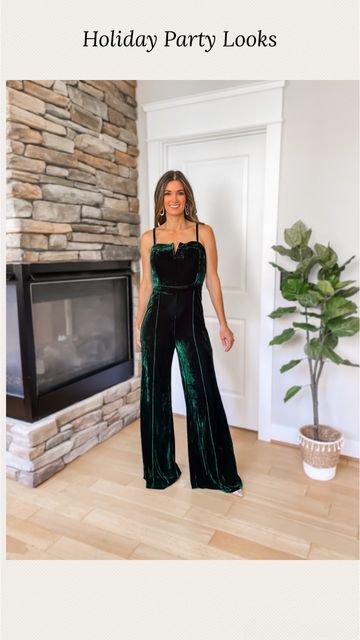 Ivy and Olive Boutique | Women’s Clothing and Accessories on Instagram: "Velvet Jumpsuits 😍 Emerald Green or Burgundy? Which is your favorite color in this comfy, chic Holiday party style? 

Holiday outfit, Christmas party outfit, velvet jumpsuit

#holidaypartyoutfit #christmaspartyoutfit #holidayoutfits #holidayoutfitinspo" Holiday Jumpsuit Outfit, Outfit Christmas Party, Chic Holiday Party, Holiday Outfit Christmas, Holiday Jumpsuit, Holiday Party Fashion, Christmas Outfit Ideas, Trendy Christmas Outfits, Chic Holiday