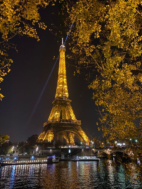 Eiffel Tower At Night, Paris Pictures, City Of Love, The Eiffel Tower, 2024 Vision Board, 2024 Vision, Ideas Style, Paris France, At Night