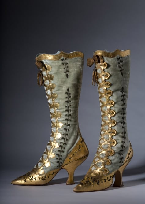 13 Things I Found on the Internet Today (Vol. DLXXXII) Moda Steampunk, Bata Shoes, Historical Shoes, 1870s Fashion, Victorian Shoes, Button Boots, Historic Fashion, Velvet Boots, High Heels Boots