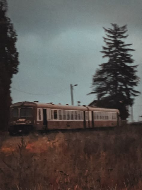 #train #old #aesthetic Train Aesthetic Vintage, Train Coming Towards You, Old Nature Aesthetic, Freight Train Aesthetic, Crowded Train Station, Old Town Aesthetic Vintage, Sleeper Train Aesthetic, Train Cinematography, Train Astethic