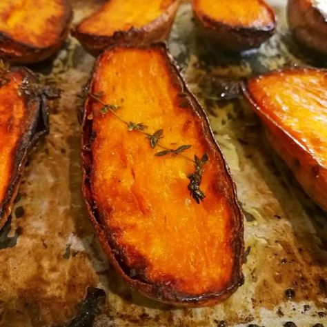 Potato Recipes Roasted, Sweet Potato Oven, Sweet Potato Recipes Roasted, Oven Roasted Sweet Potatoes, Sweet Potatoes Recipe, Potatoes In Oven, Roasted Cabbage, Baked Sweet Potato, Potatoes Recipe