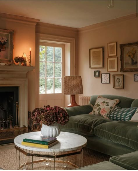 Salons Cottage, Georgian House, Cottage Living Rooms, Living Room Sofas, Georgian Homes, January 3, Cottage Living, Living Room Inspo, Cozy Living Rooms