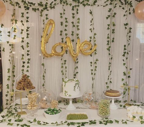 Simple Engagement Party Ideas Decoration Indian, Simple Engagement Party Ideas At Home, Green White Gold Engagement Party, Engagement Party Decorations At Home, White Theme Engagement Decor, Botanical Engagement Party, Plant Engagement Party, Engagement Table Ideas, Indoor Engagement Party